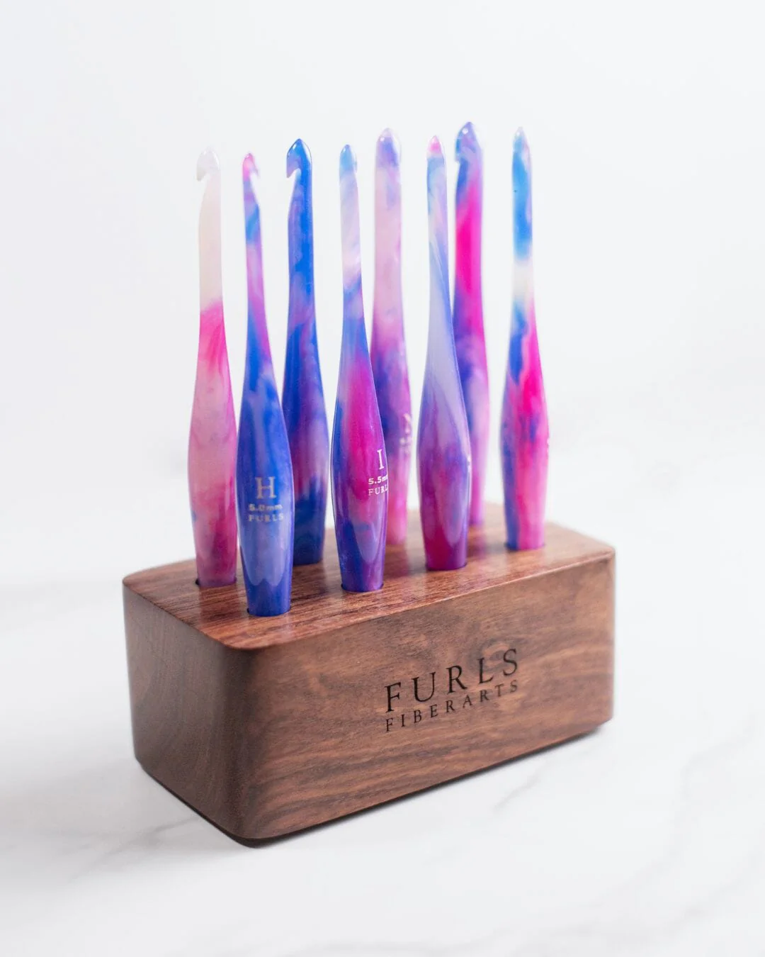 Cotton Candy Swirl Streamline® Resin Crochet Hooks - Image 3